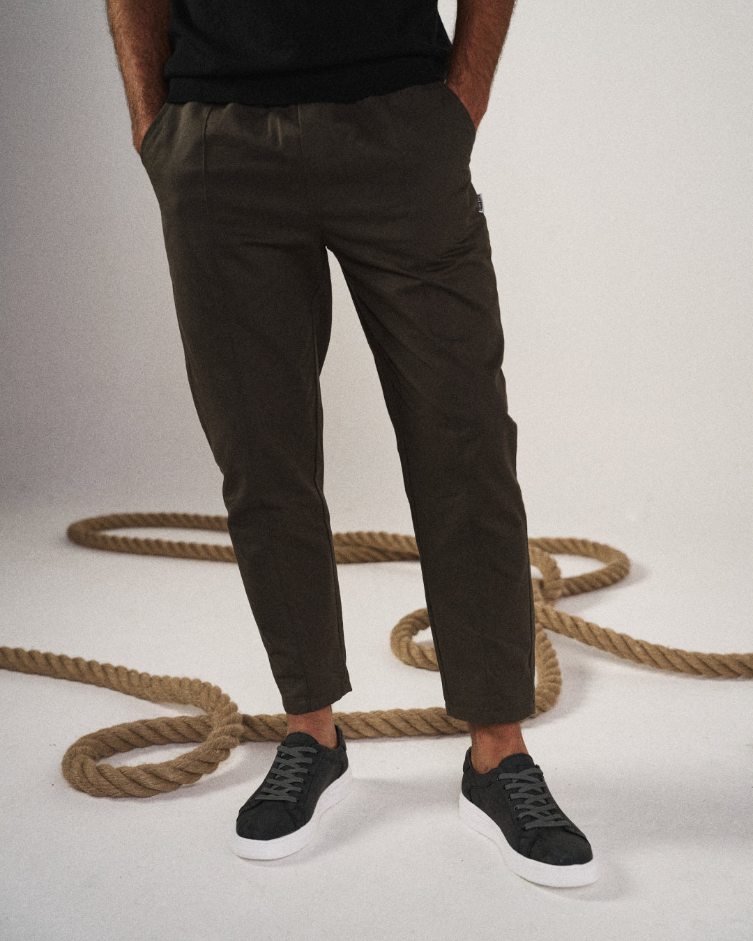 Víctor | Pantalón de chándal de hombre con bajo estrechado