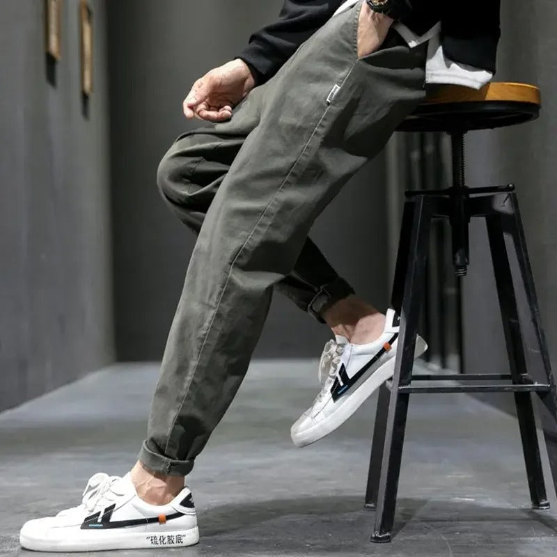 Víctor | Pantalón de chándal de hombre con bajo estrechado